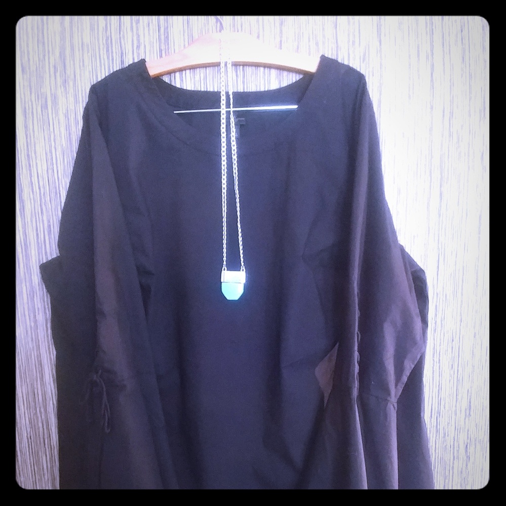 Black laced arm Worthington 2 x